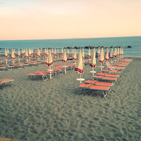 Un Passo Dal Mare - 50m From The Sea, With Garden, Ac & Wifi
